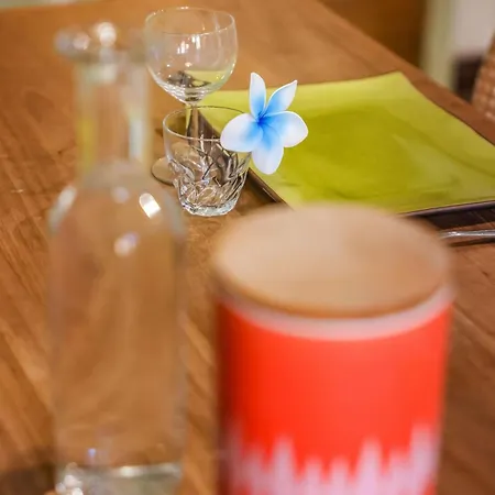 Le Fare D'emilie - Escale Polynesienne Gaillac